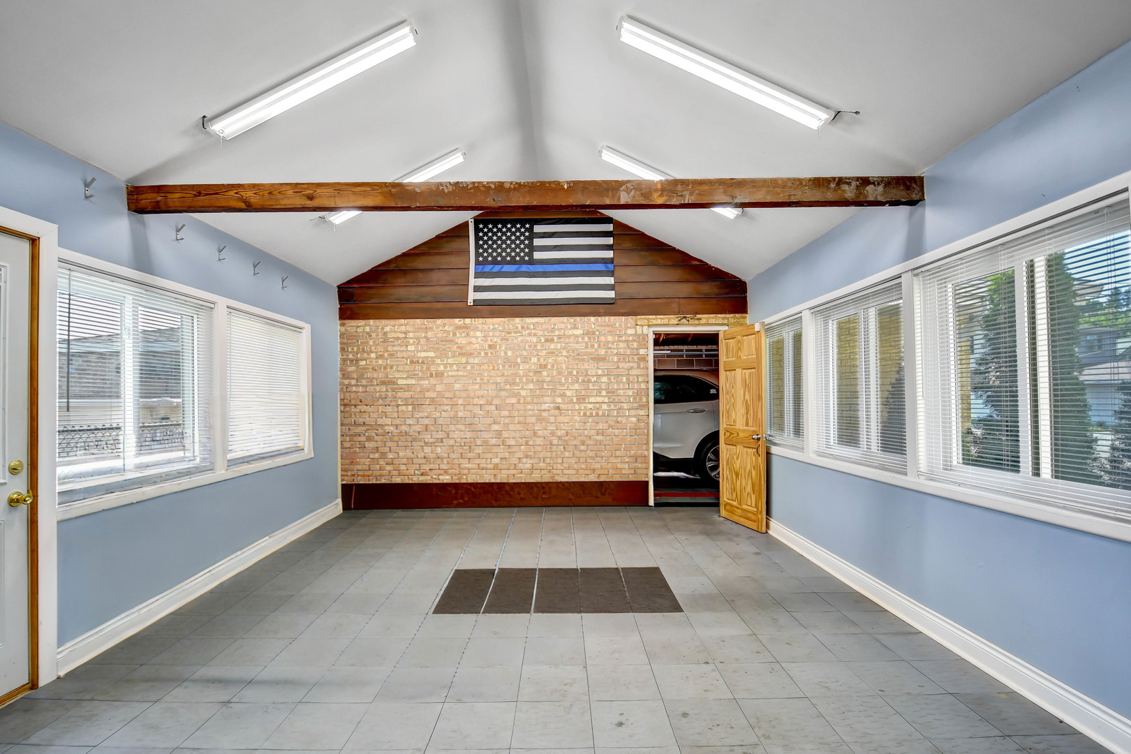 5700 S Monitor Avenue, Chicago, IL 60638