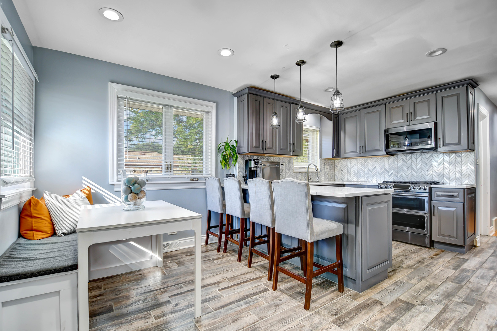5700 S Monitor Avenue, Chicago, IL 60638