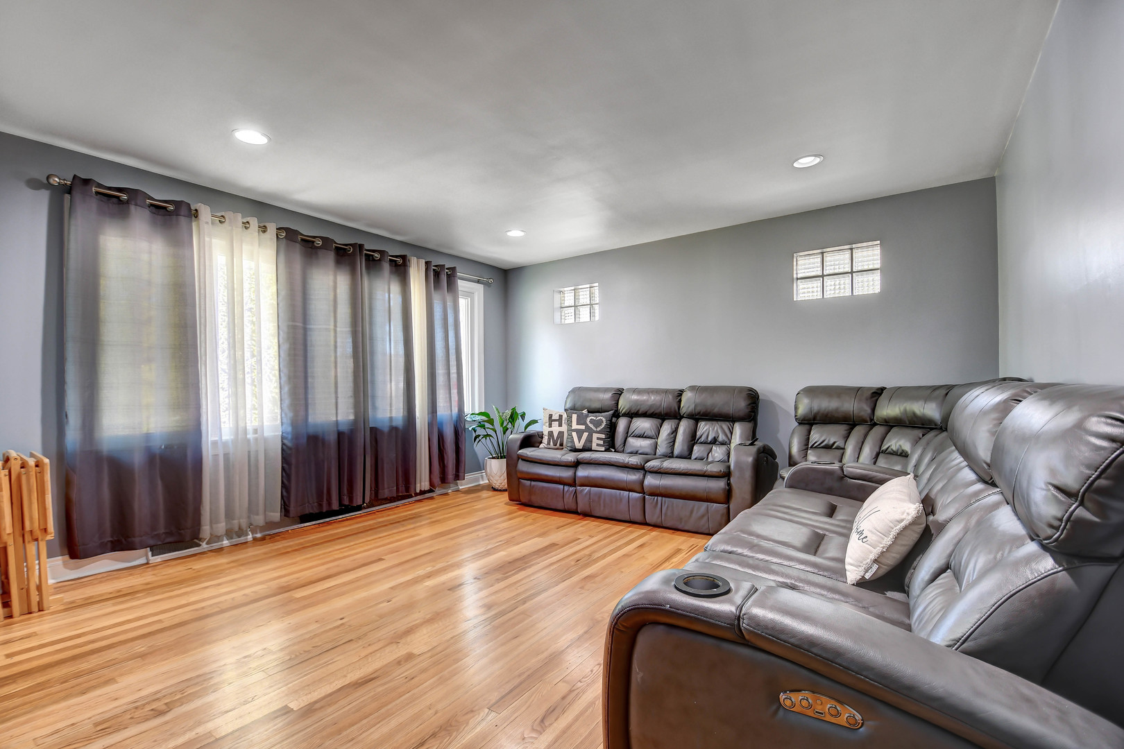 5700 S Monitor Avenue, Chicago, IL 60638