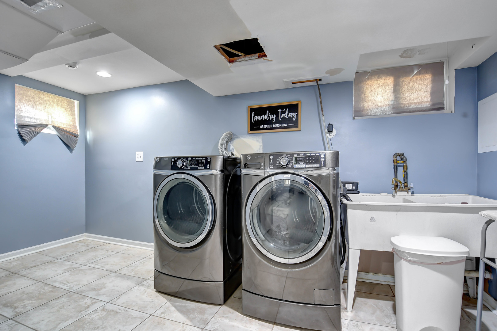 5700 S Monitor Avenue, Chicago, IL 60638