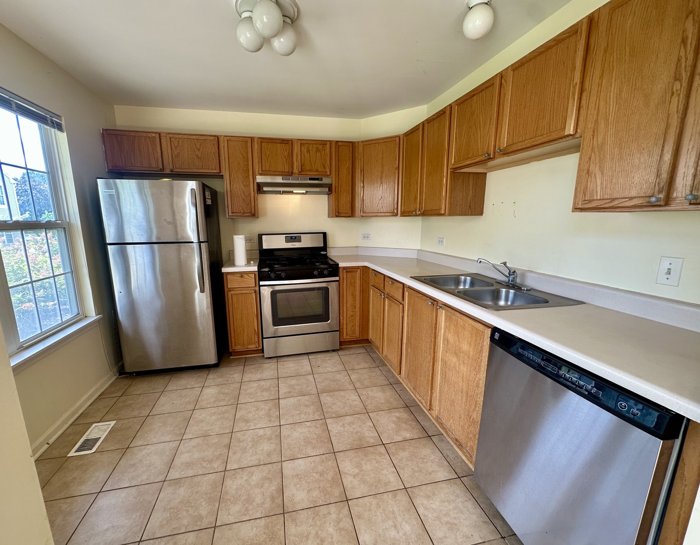 2235 Waterleaf Court #102, Naperville, IL 60564