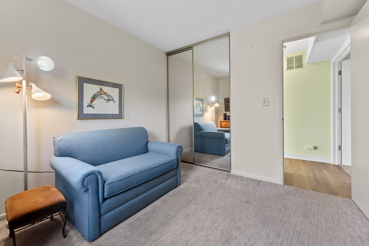 21 White Pine Drive, Schaumburg, IL 60193