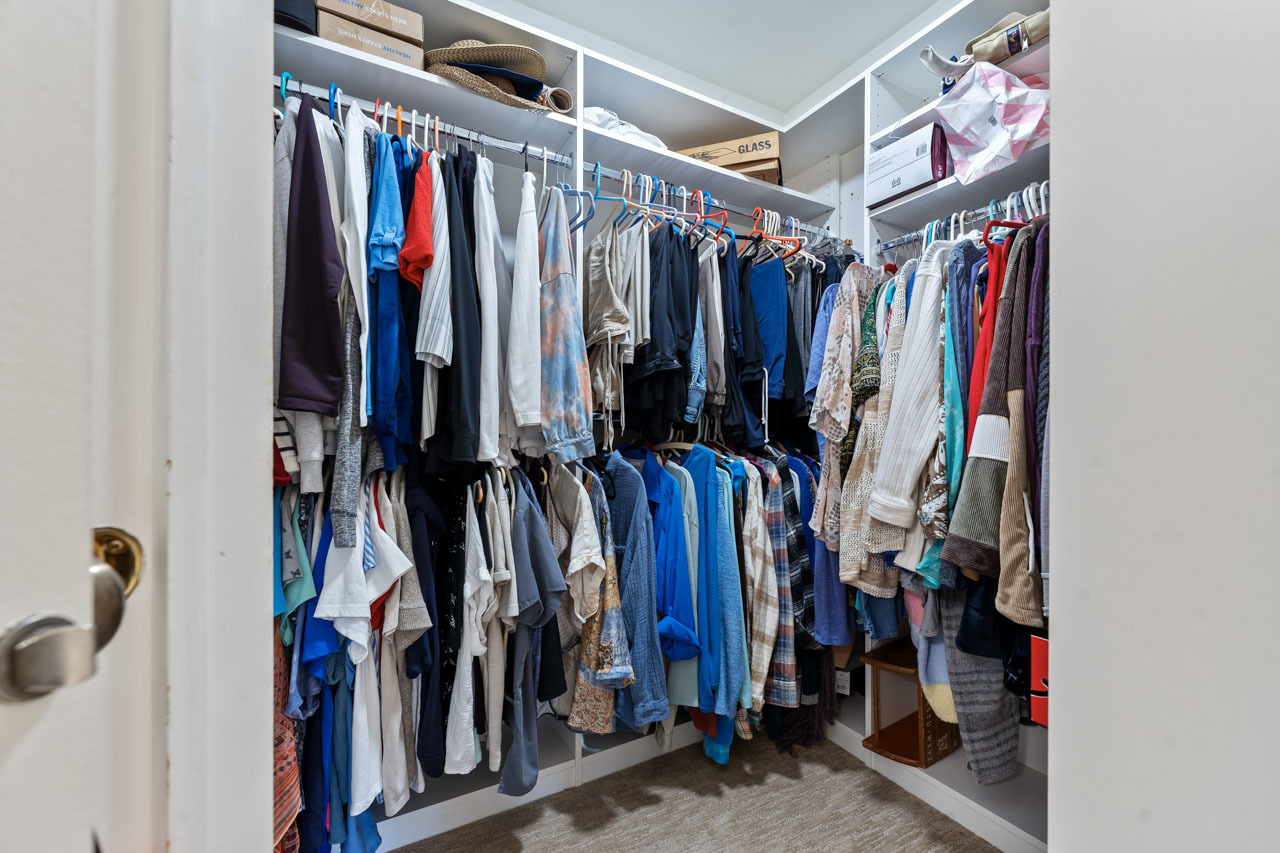 21 White Pine Drive, Schaumburg, IL 60193