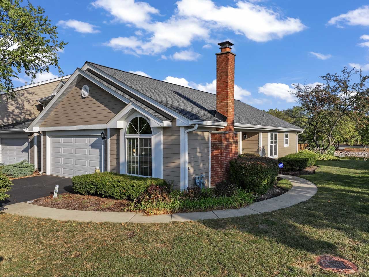 21 White Pine Drive, Schaumburg, IL 60193