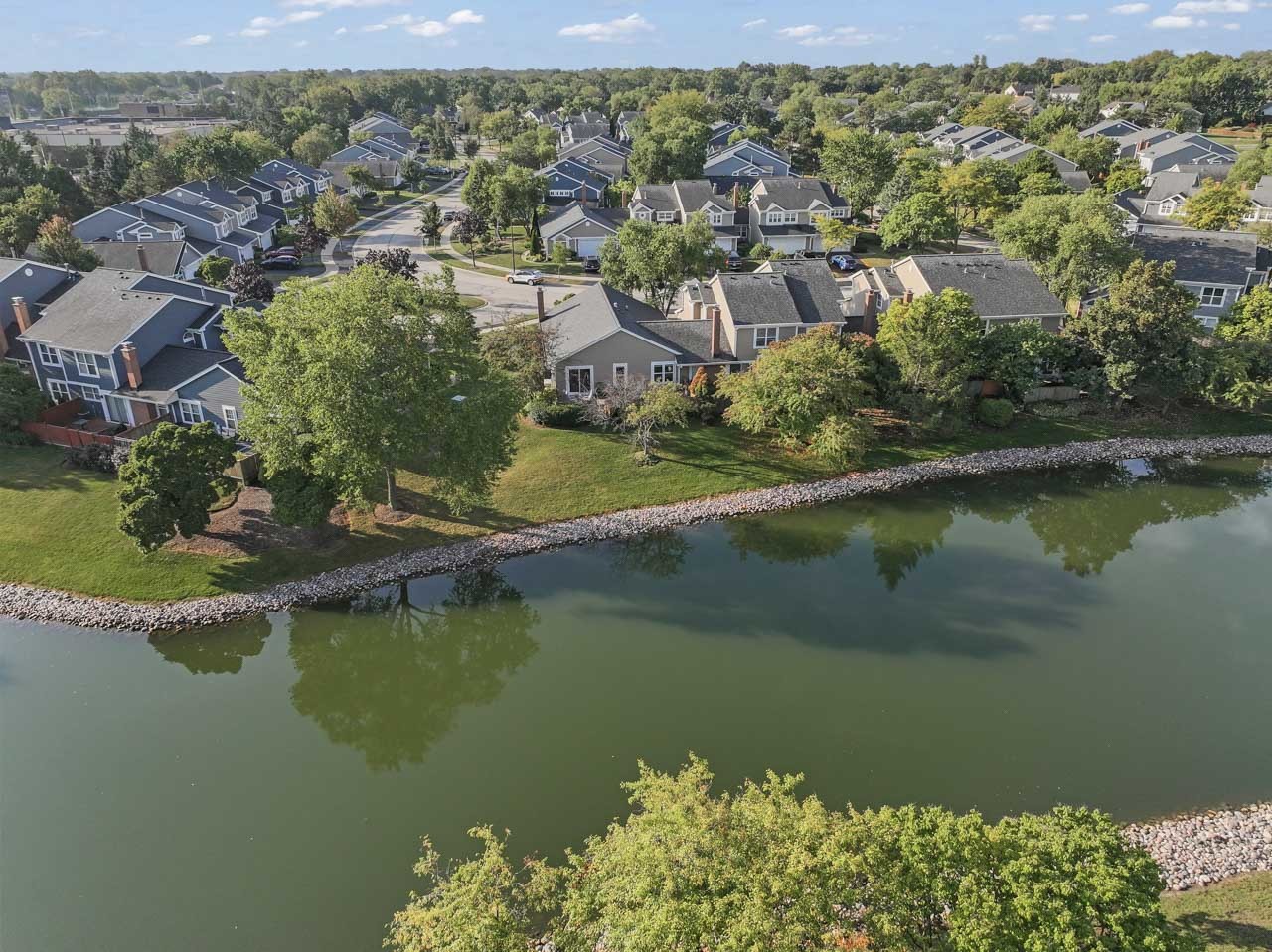 21 White Pine Drive, Schaumburg, IL 60193