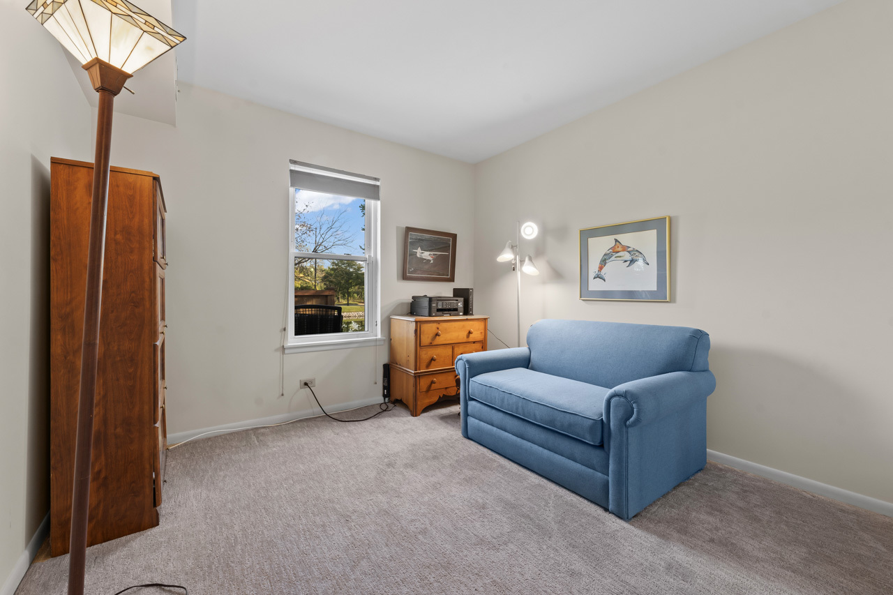 21 White Pine Drive, Schaumburg, IL 60193