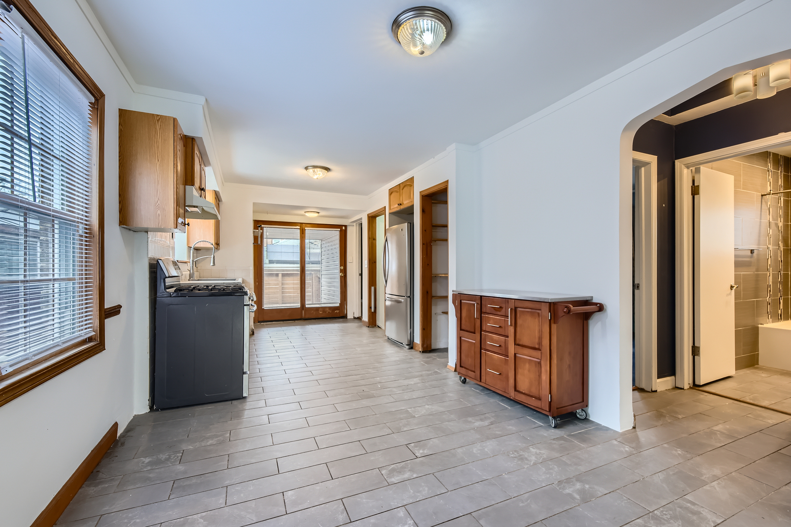 6112 S Kilbourn Avenue, Chicago, IL 60629