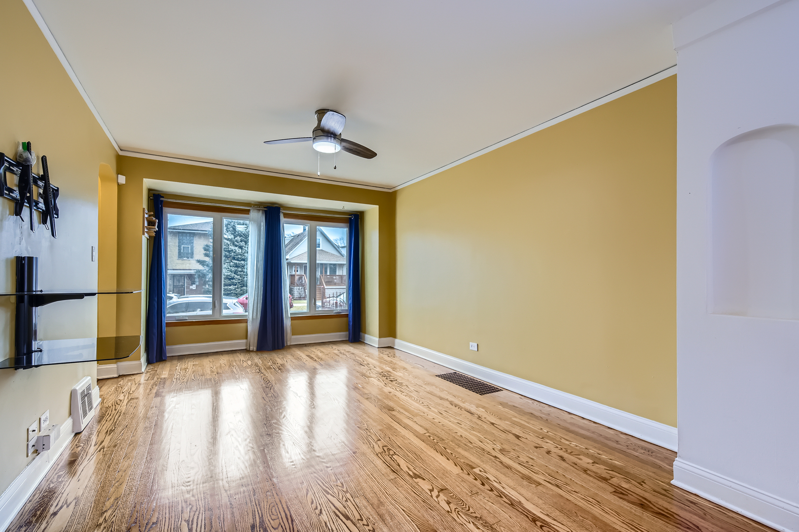 6112 S Kilbourn Avenue, Chicago, IL 60629