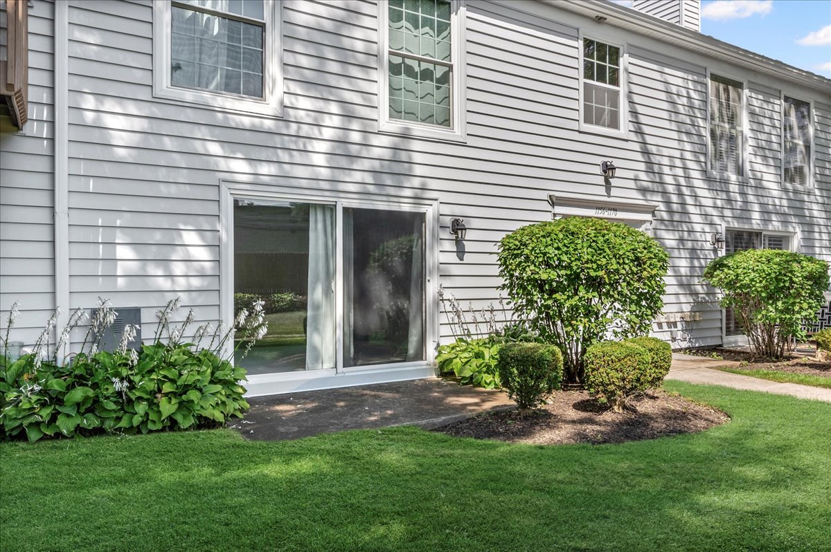 1162 Spring Garden Circle #64, Naperville, IL 60563