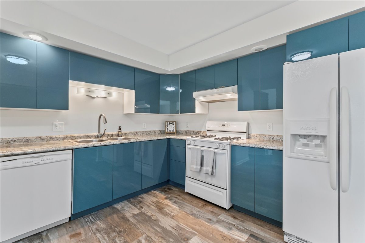 1162 Spring Garden Circle #64, Naperville, IL 60563