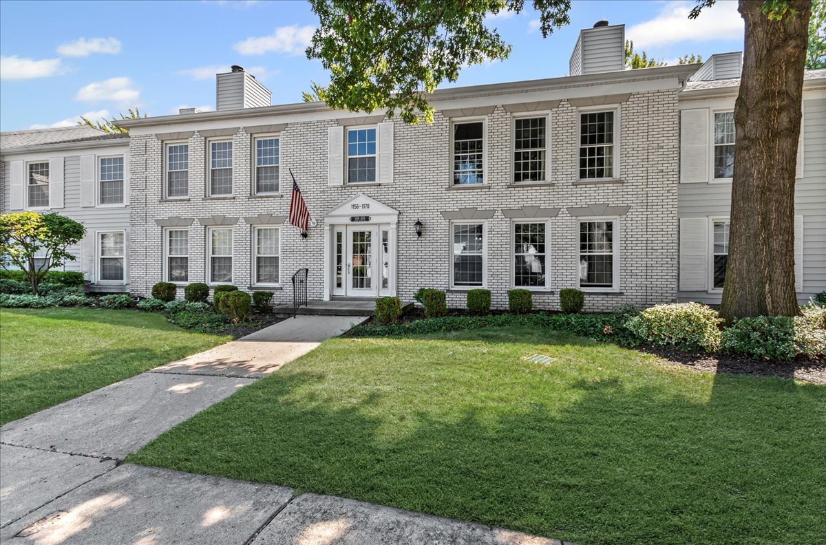 1162 Spring Garden Circle #64, Naperville, IL 60563