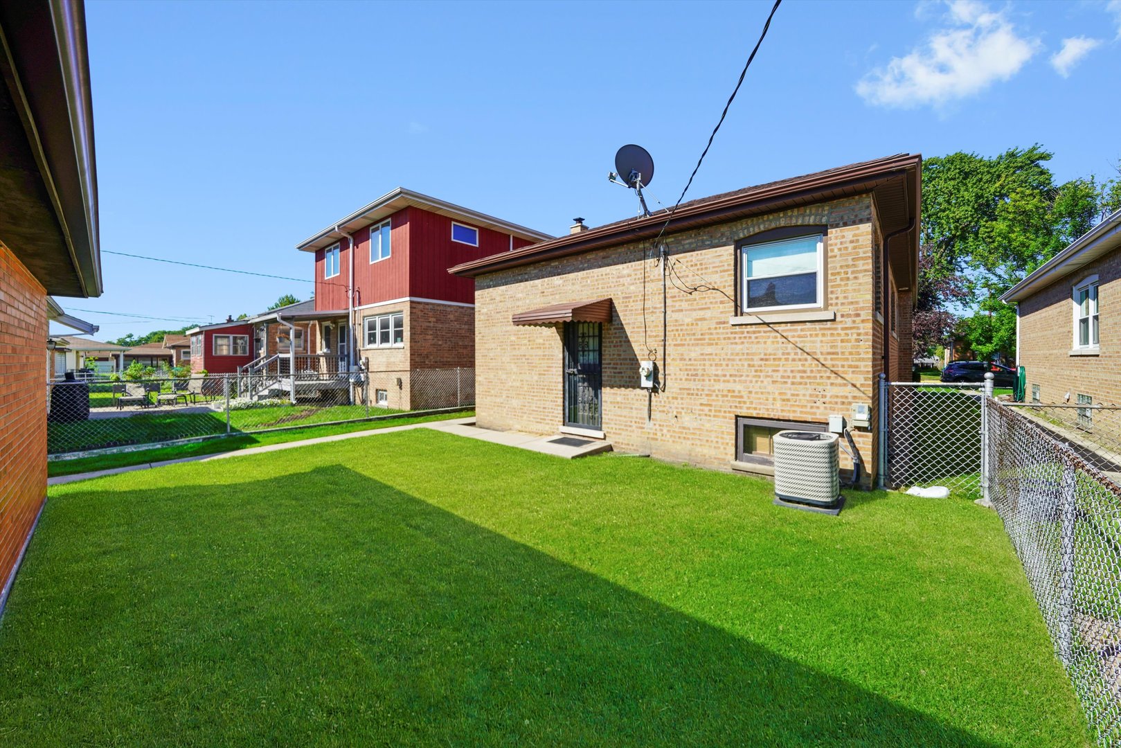 9933 S Fairfield Avenue, Chicago, IL 60655