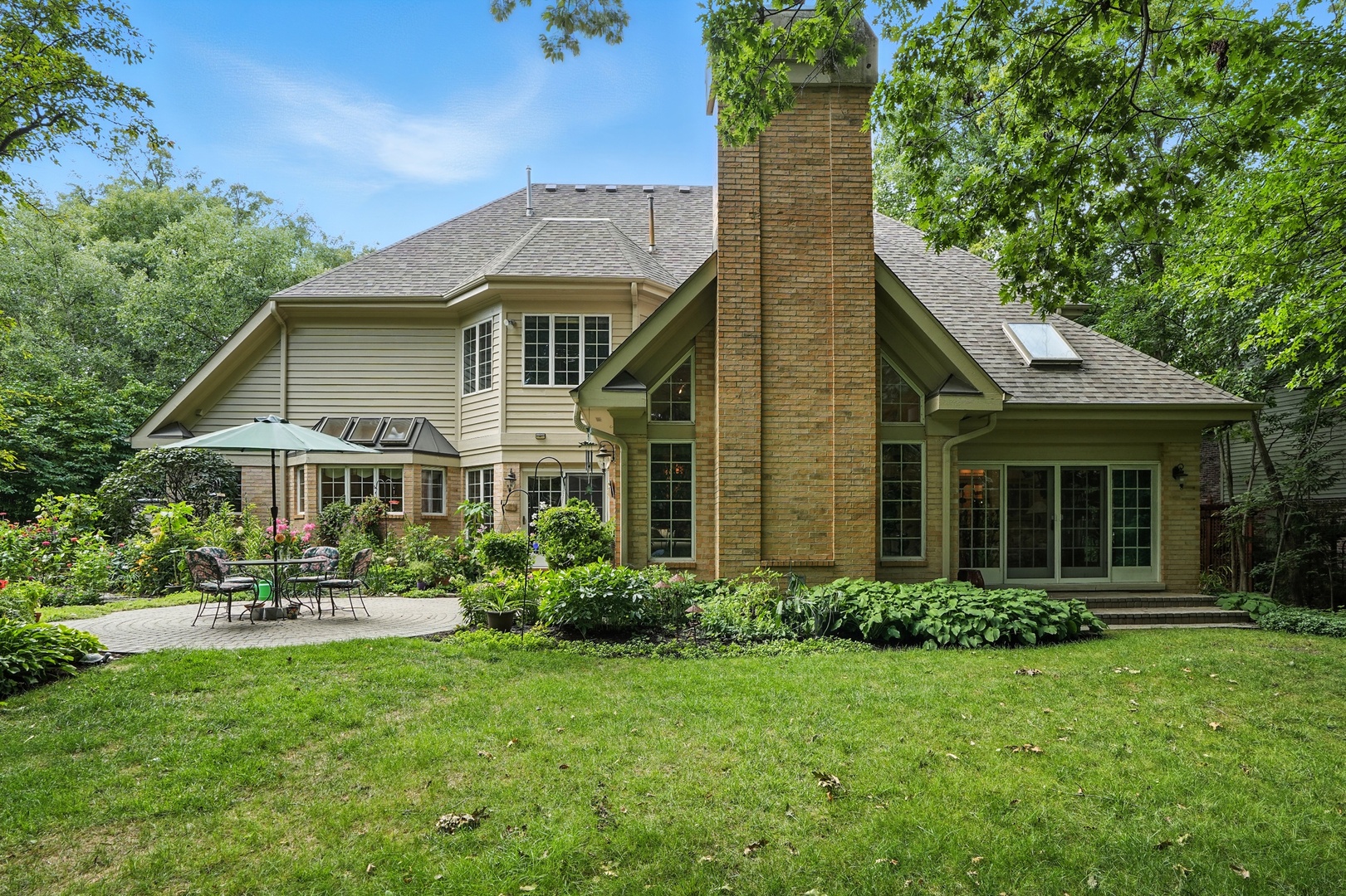 935 N Butternut Circle, Frankfort, IL 60423