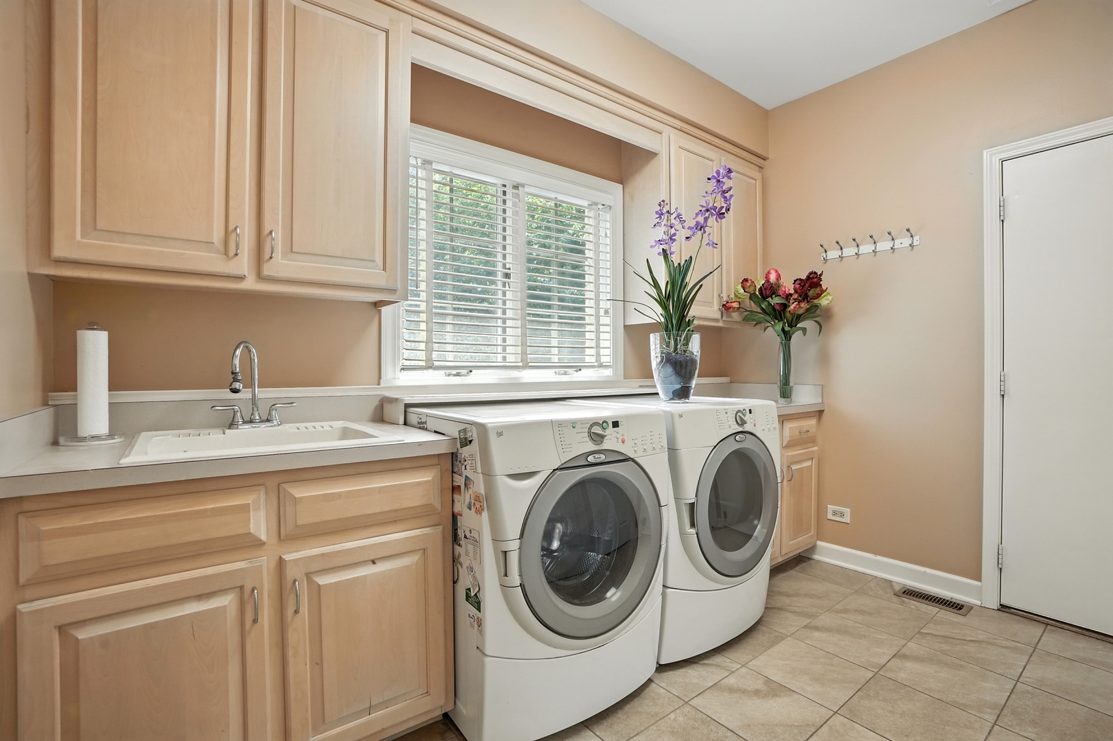 935 N Butternut Circle, Frankfort, IL 60423