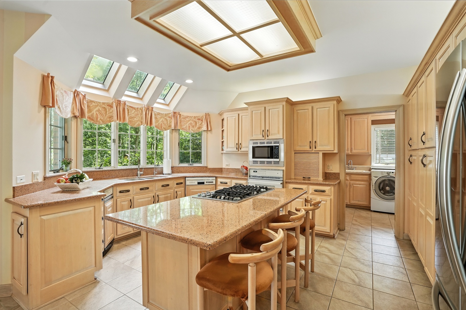 935 N Butternut Circle, Frankfort, IL 60423