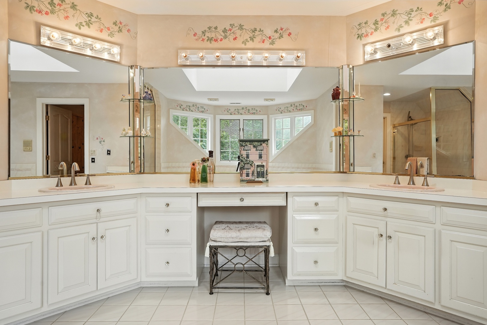 935 N Butternut Circle, Frankfort, IL 60423