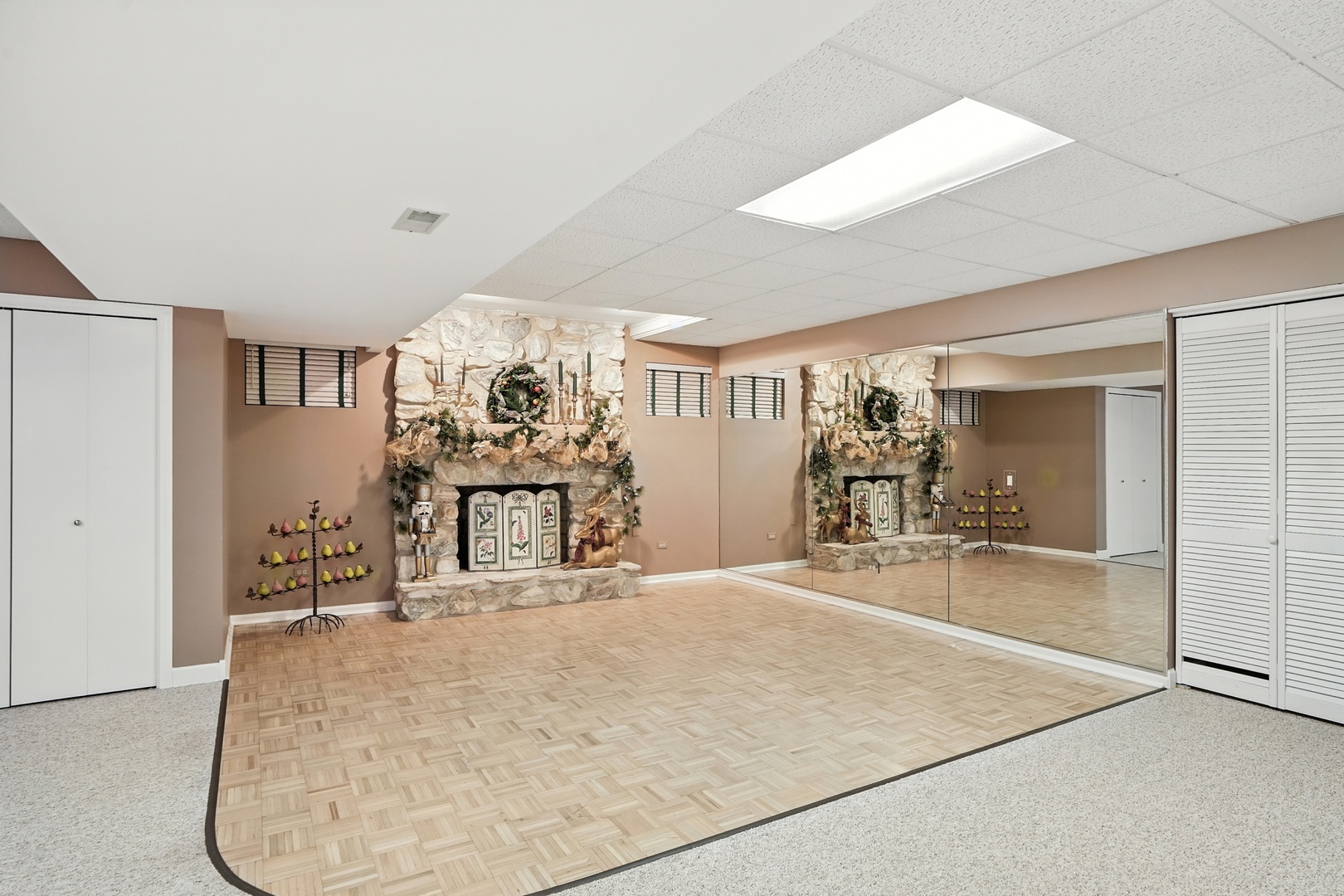 935 N Butternut Circle, Frankfort, IL 60423