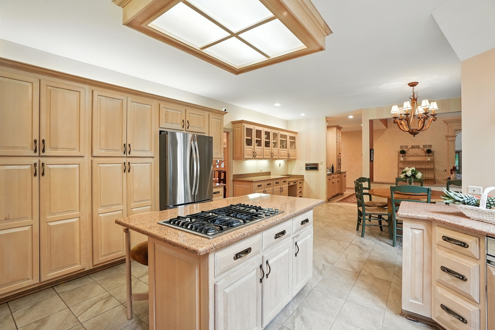 935 N Butternut Circle, Frankfort, IL 60423