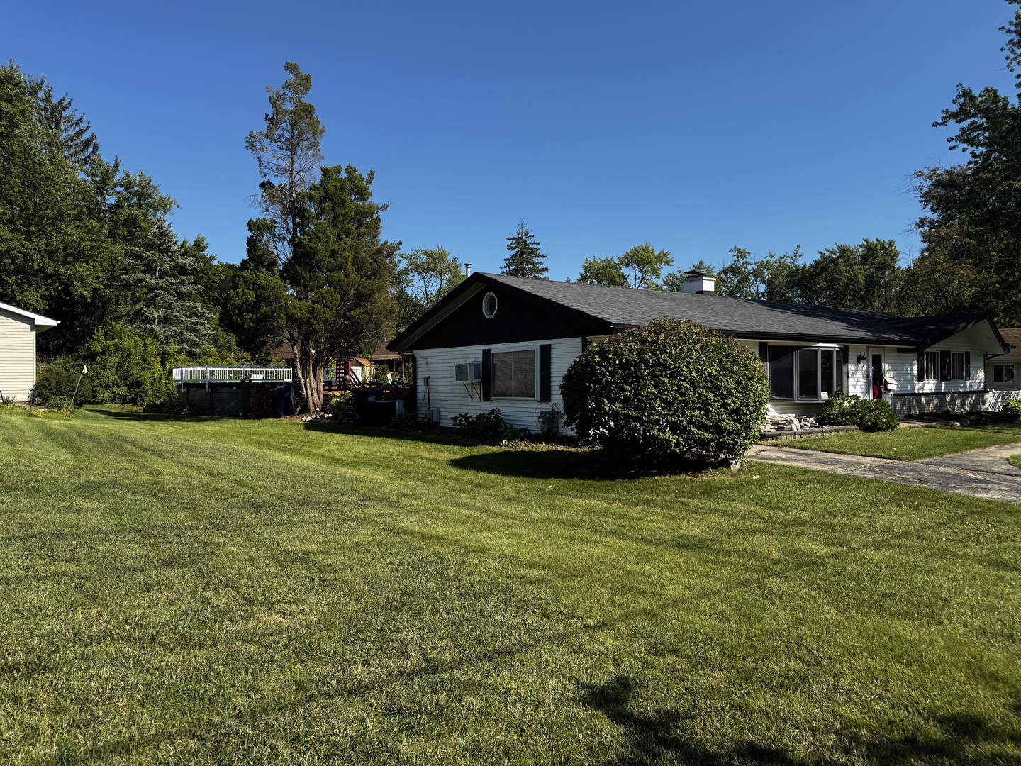 135 S Walnut Lane, Schaumburg, IL 60193
