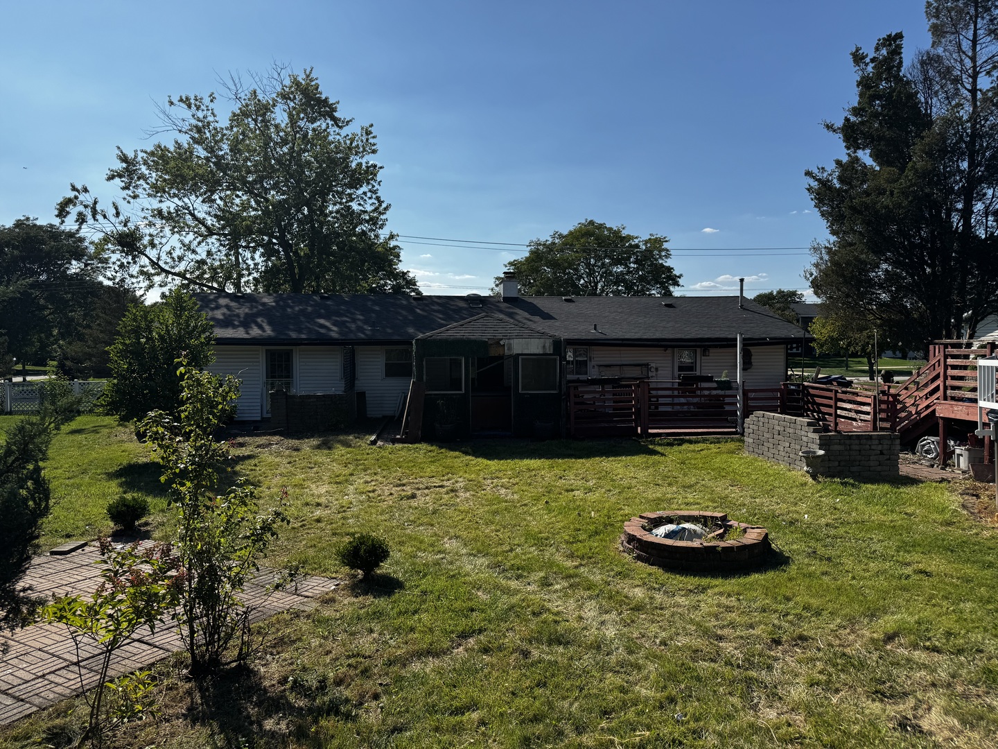 135 S Walnut Lane, Schaumburg, IL 60193