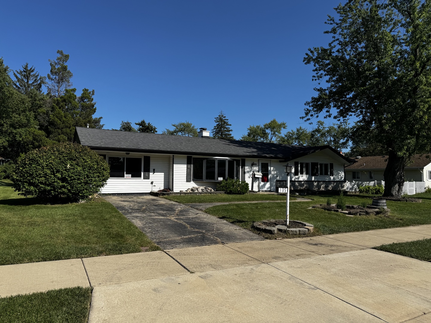 135 S Walnut Lane, Schaumburg, IL 60193