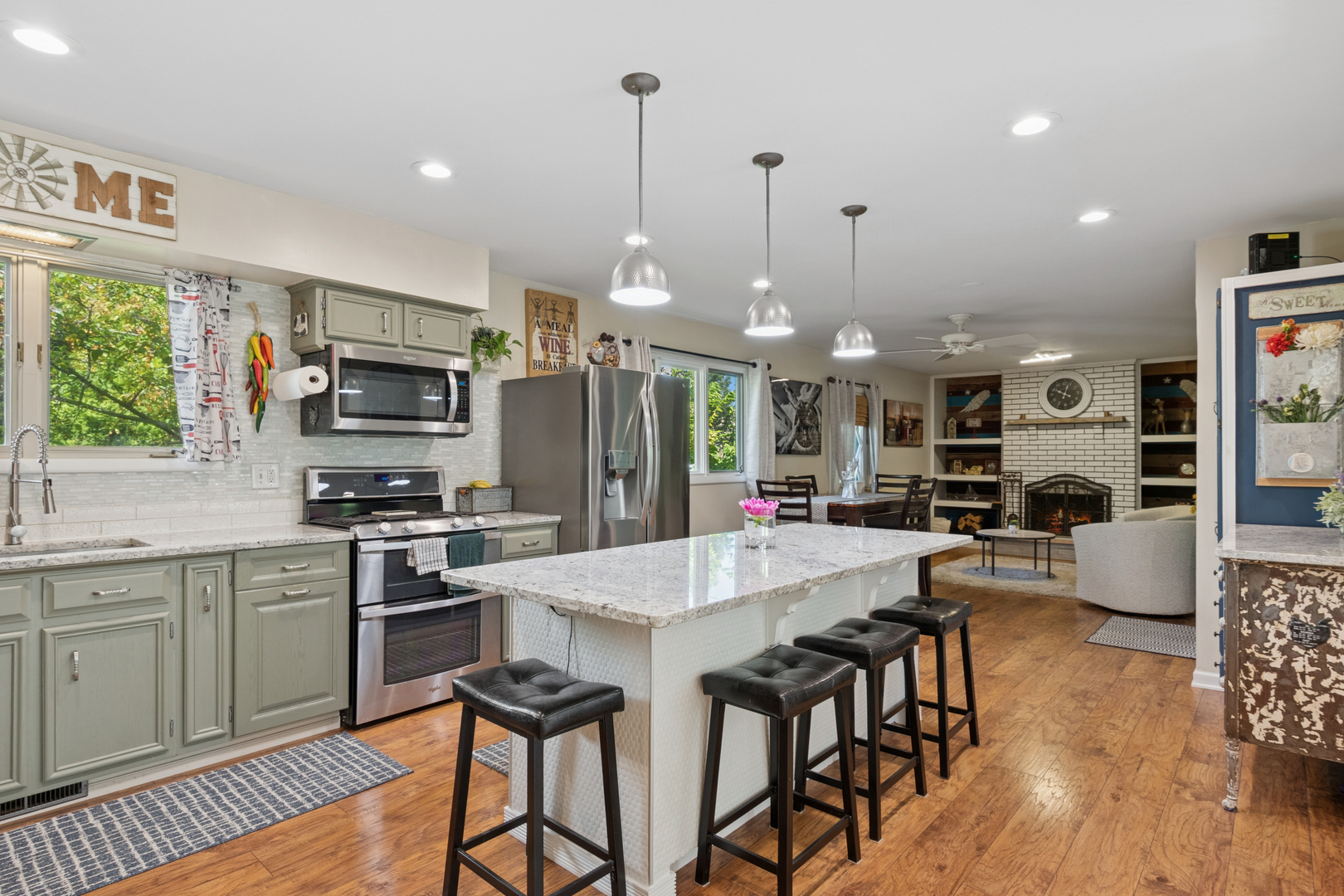 466 Melrose Court, Elgin, IL 60123