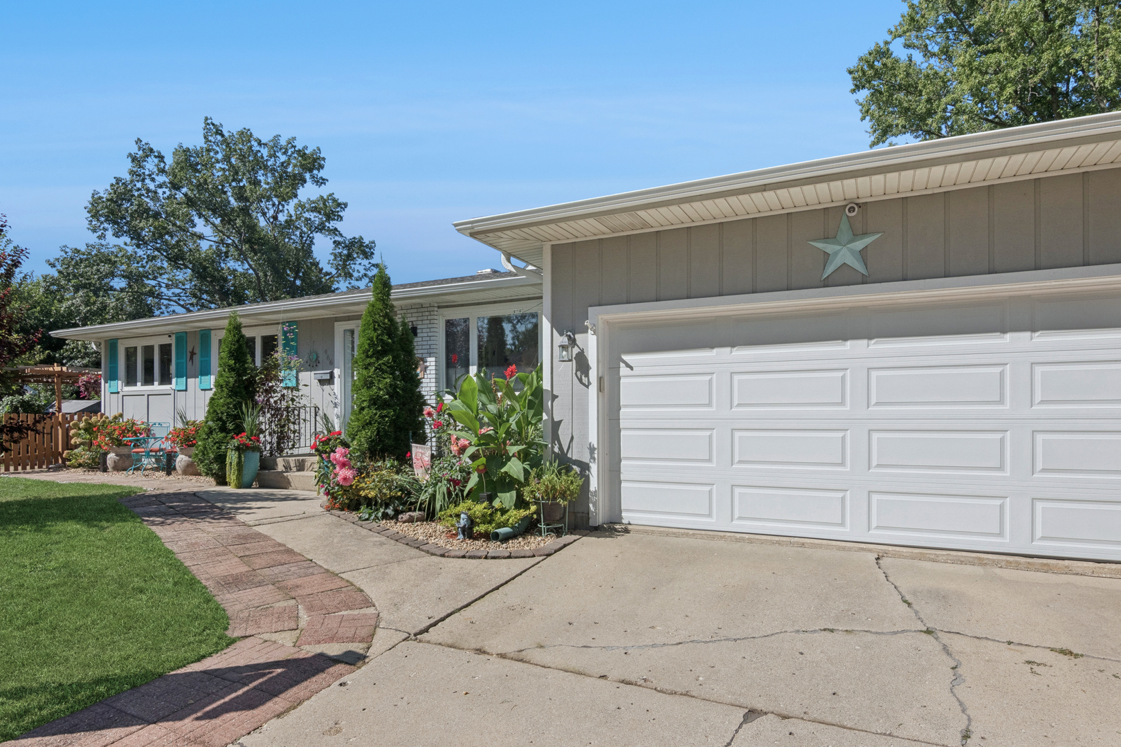 466 Melrose Court, Elgin, IL 60123