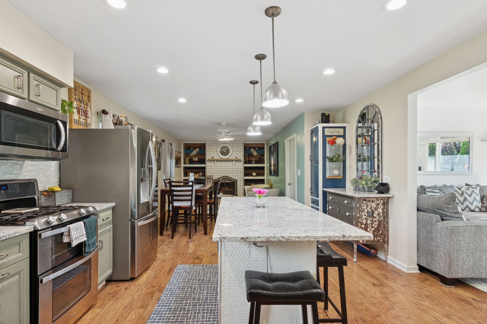 466 Melrose Court, Elgin, IL 60123