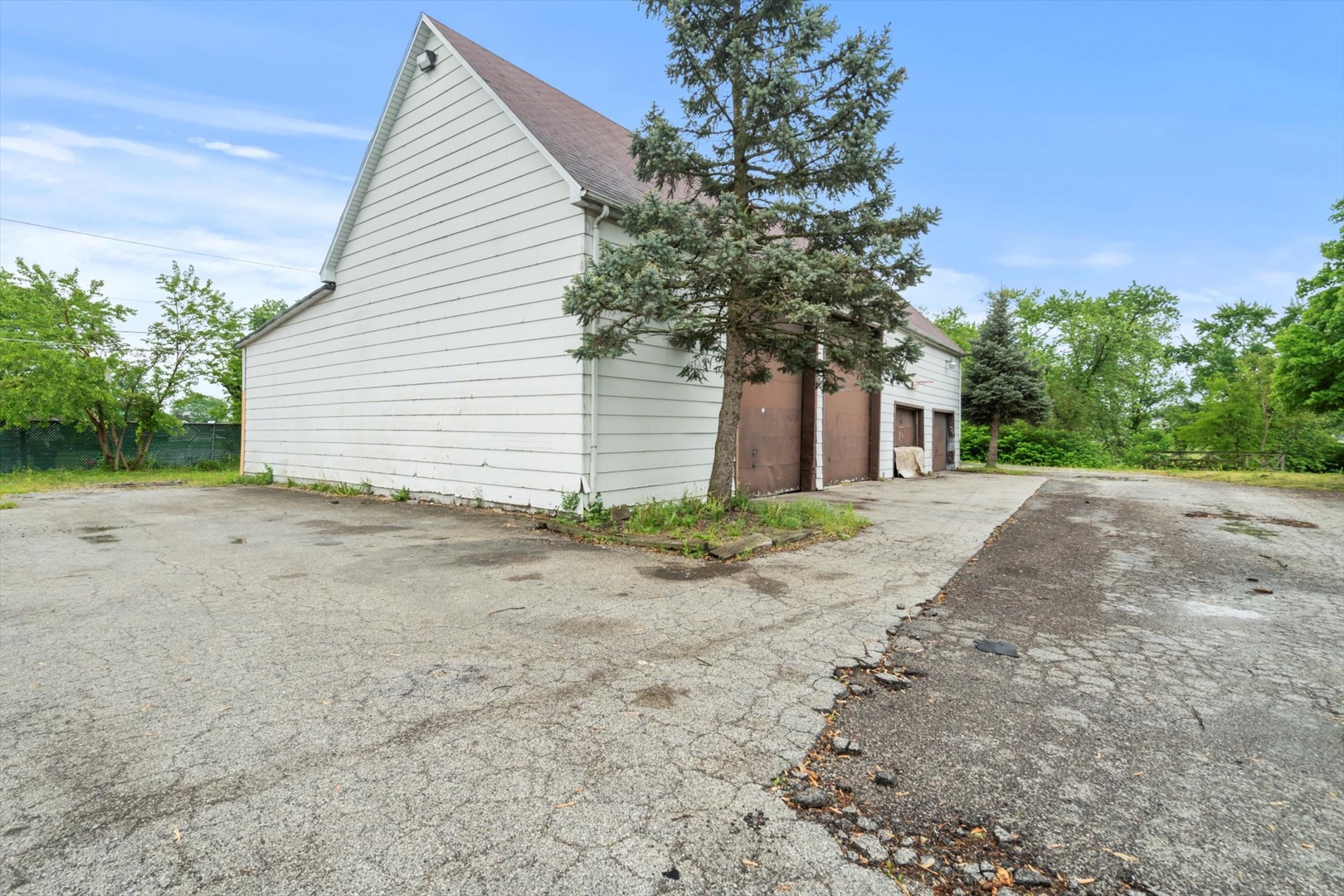 15285 State Street, South Holland, IL 60473