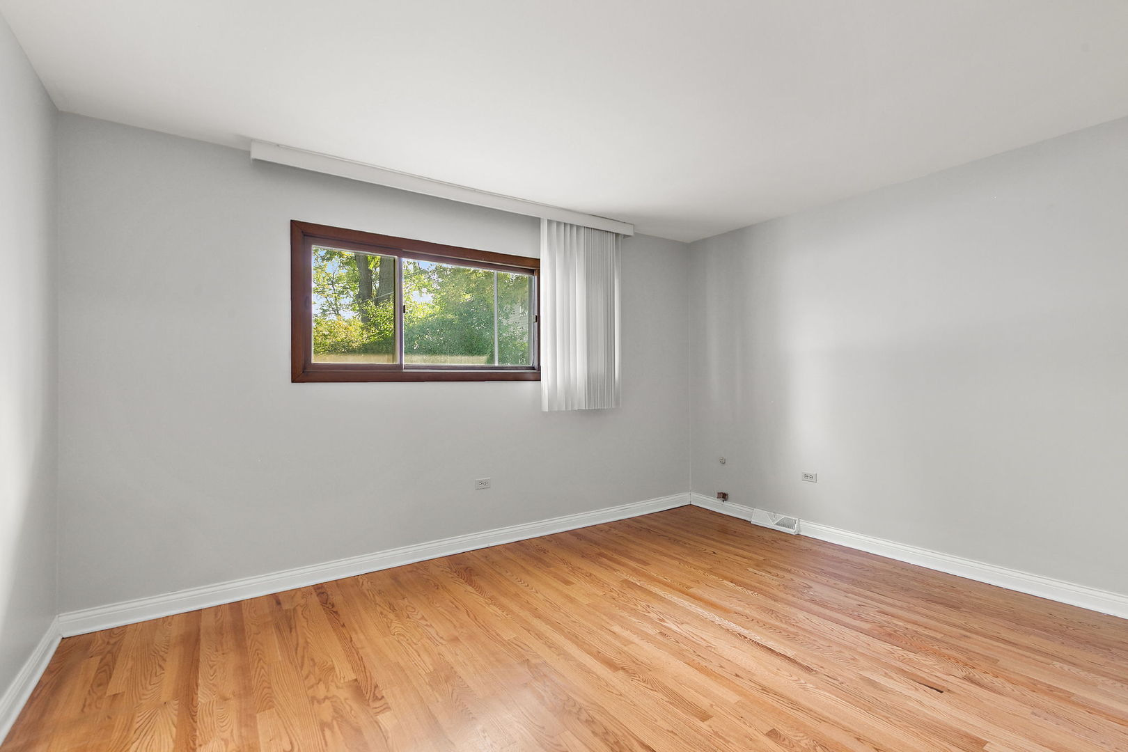 397 W Walnut Avenue, Des Plaines, IL 60016