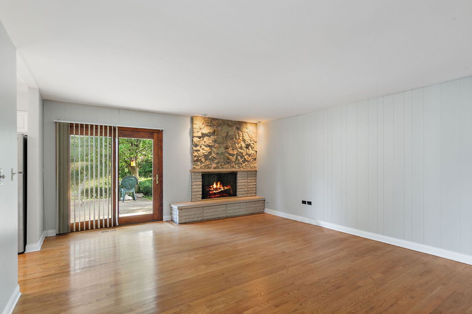 397 W Walnut Avenue, Des Plaines, IL 60016