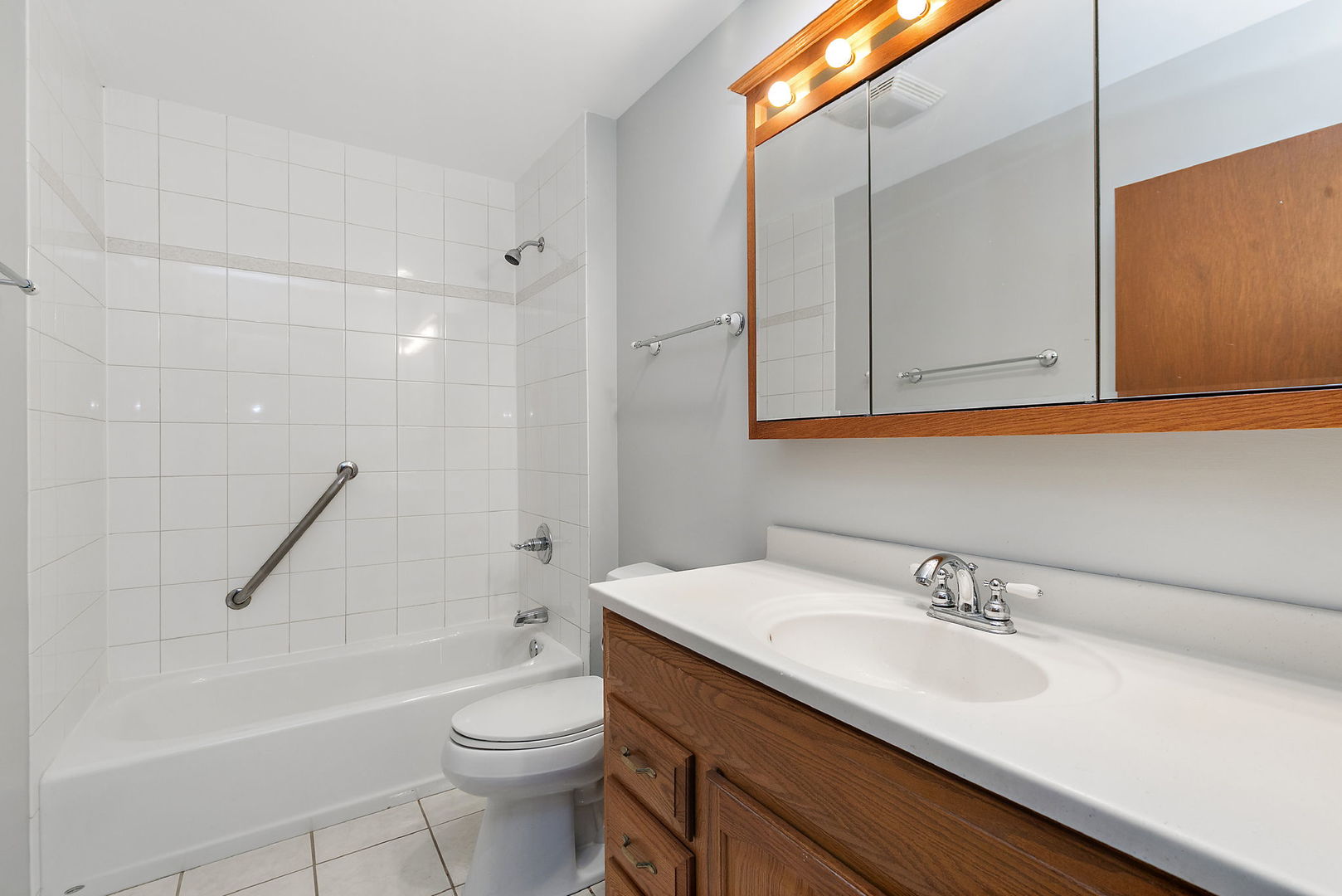 397 W Walnut Avenue, Des Plaines, IL 60016