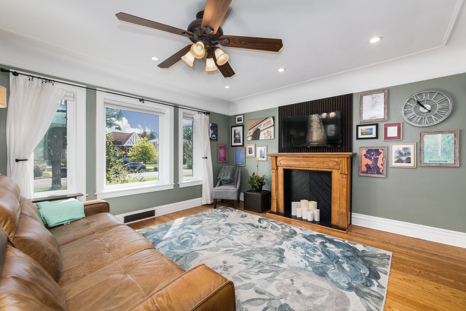 1710 N Newland Avenue, Chicago, IL 60707