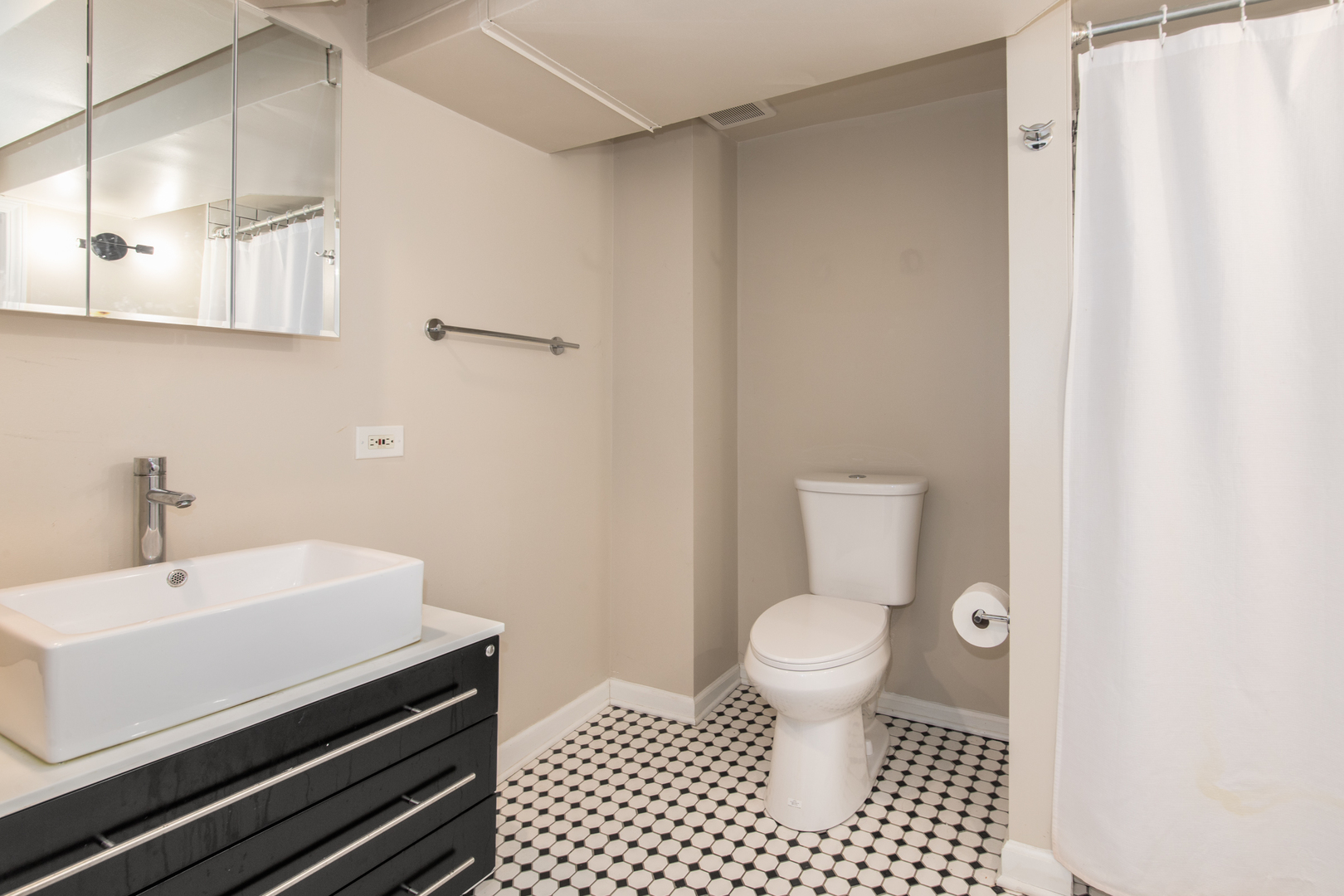 1710 N Newland Avenue, Chicago, IL 60707