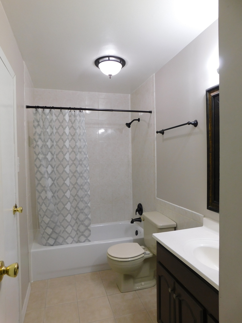 1308 Court O, Hanover Park, IL 60133