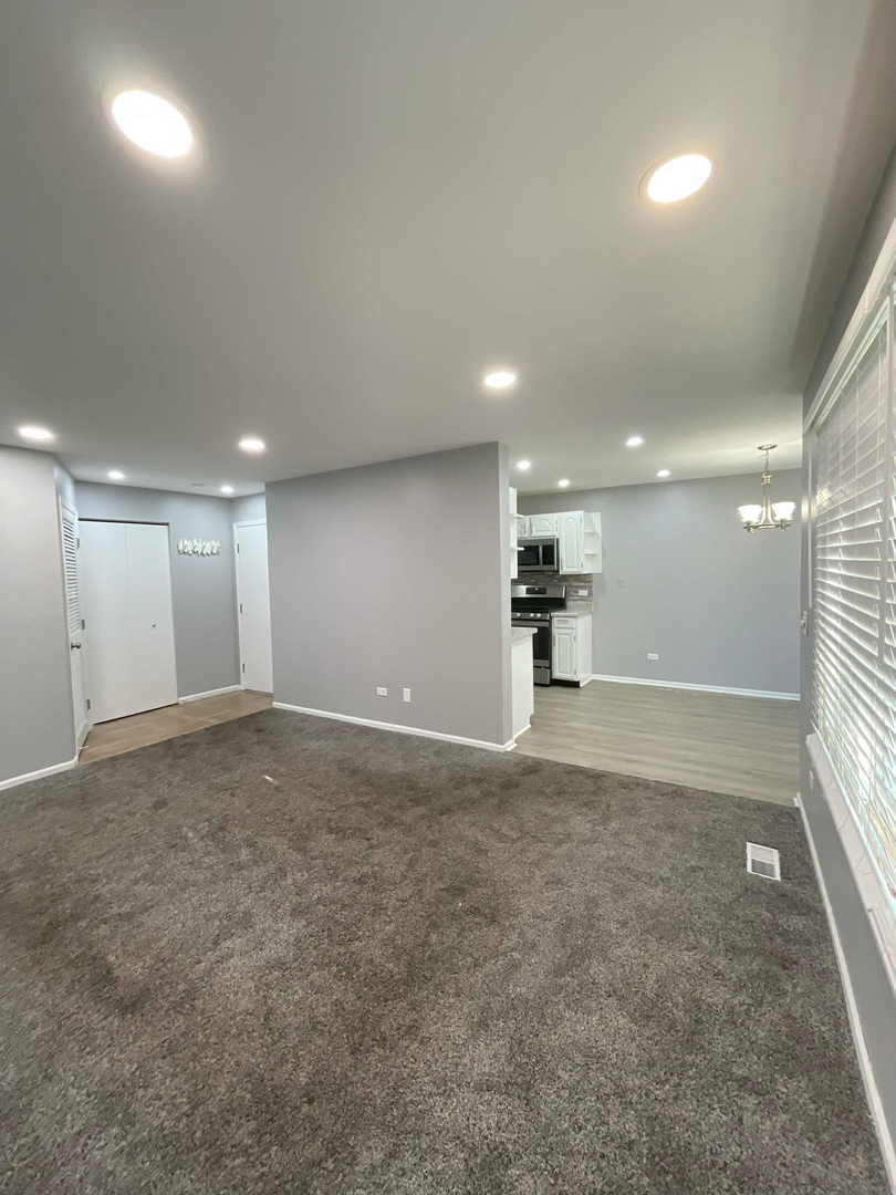 690 Thorntree Court #D1, Bartlett, IL 60103