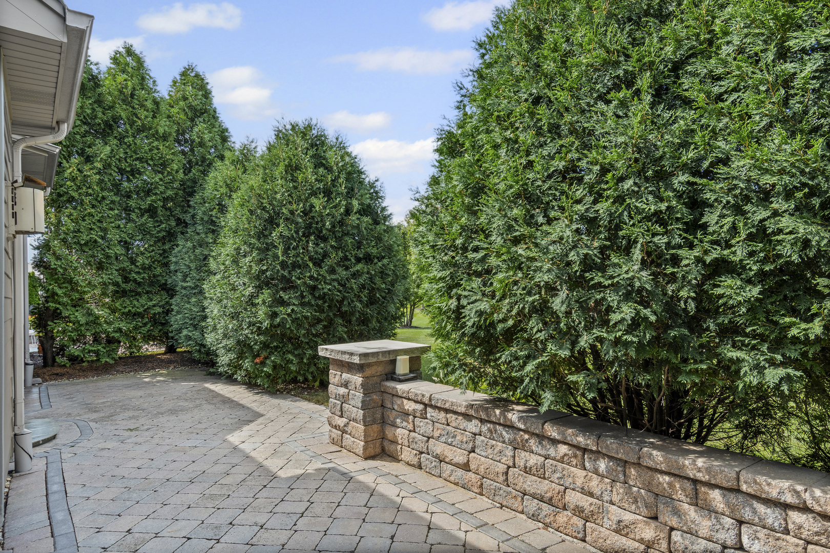 2746 Nicole Circle, Aurora, IL 60502