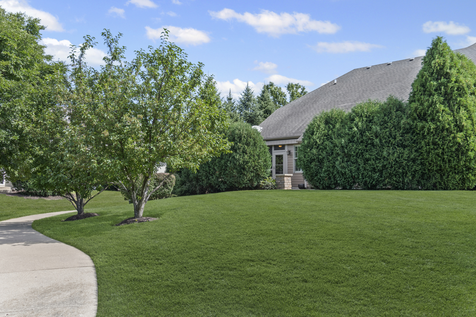 2746 Nicole Circle, Aurora, IL 60502