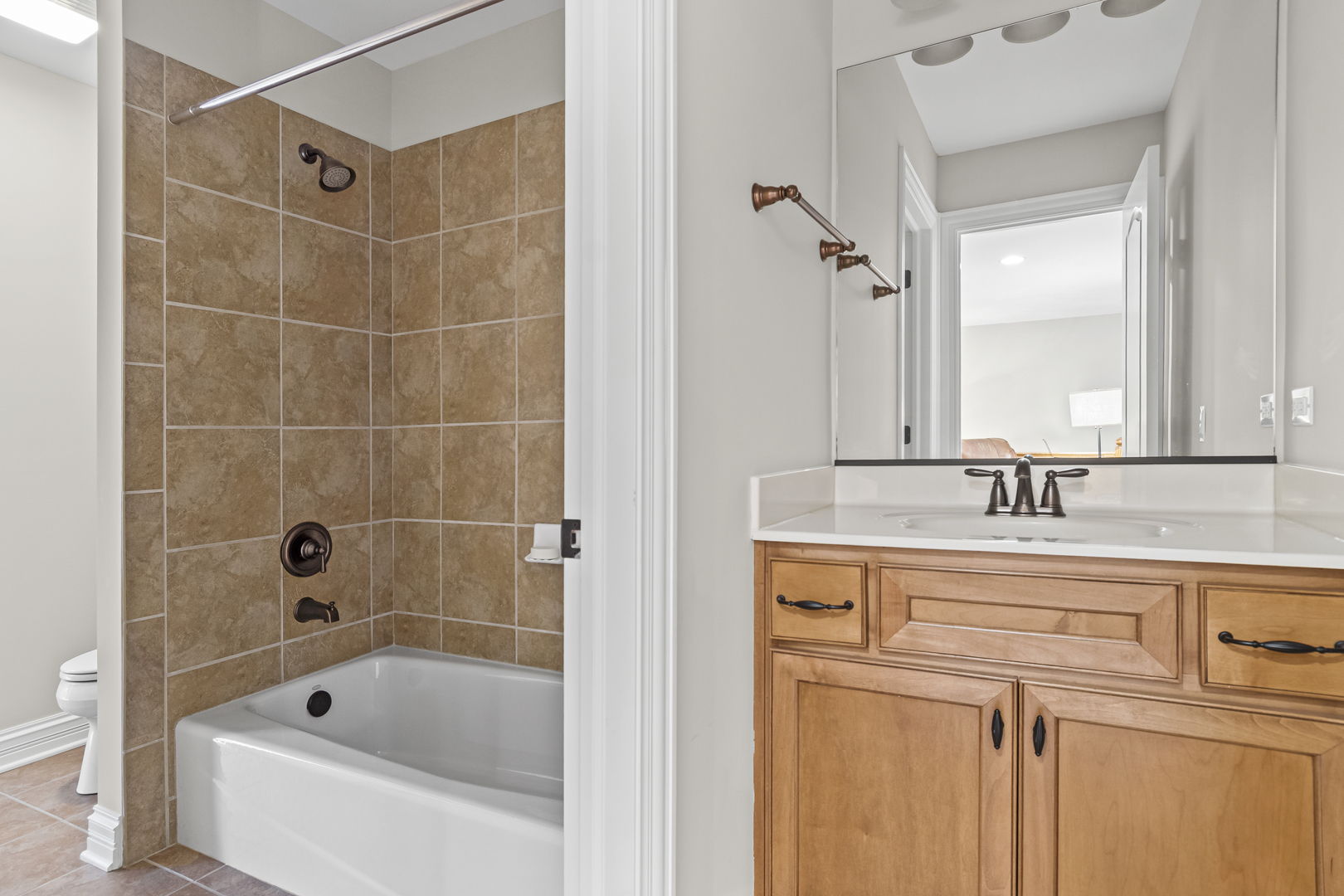 2746 Nicole Circle, Aurora, IL 60502