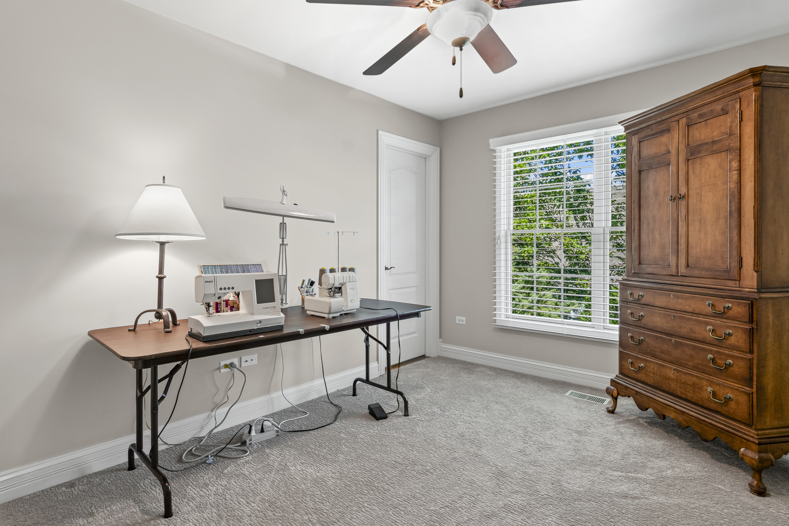 2746 Nicole Circle, Aurora, IL 60502