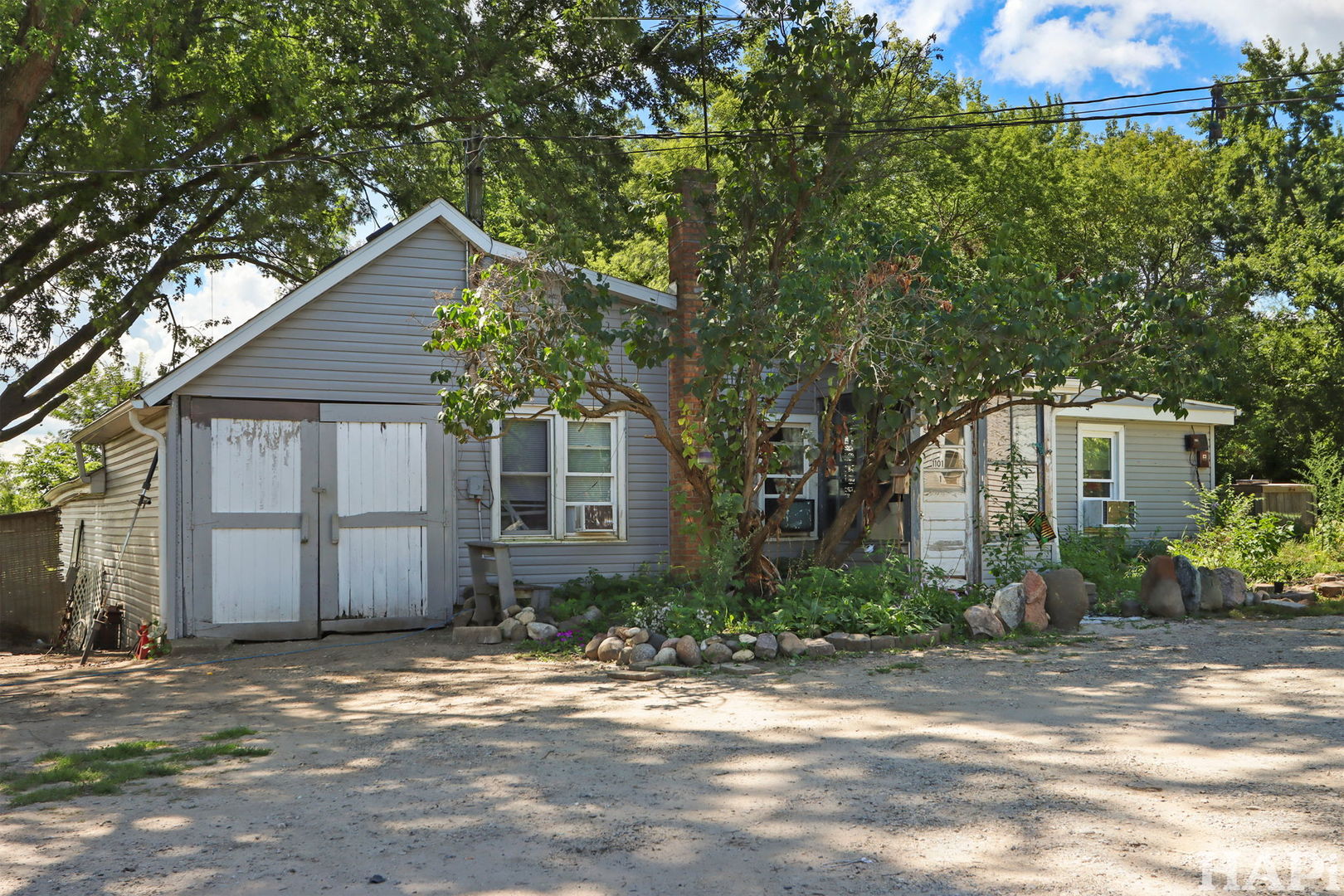 1101 N Deep Lake Road, Antioch, IL 60002