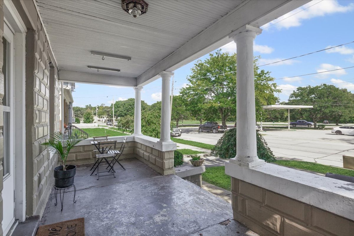 815 Oliver Avenue, Aurora, IL 60506