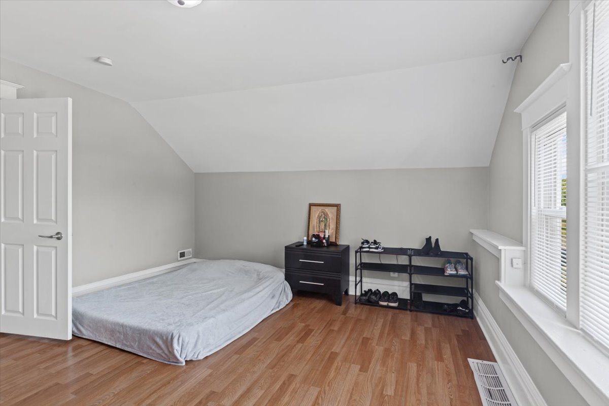 815 Oliver Avenue, Aurora, IL 60506