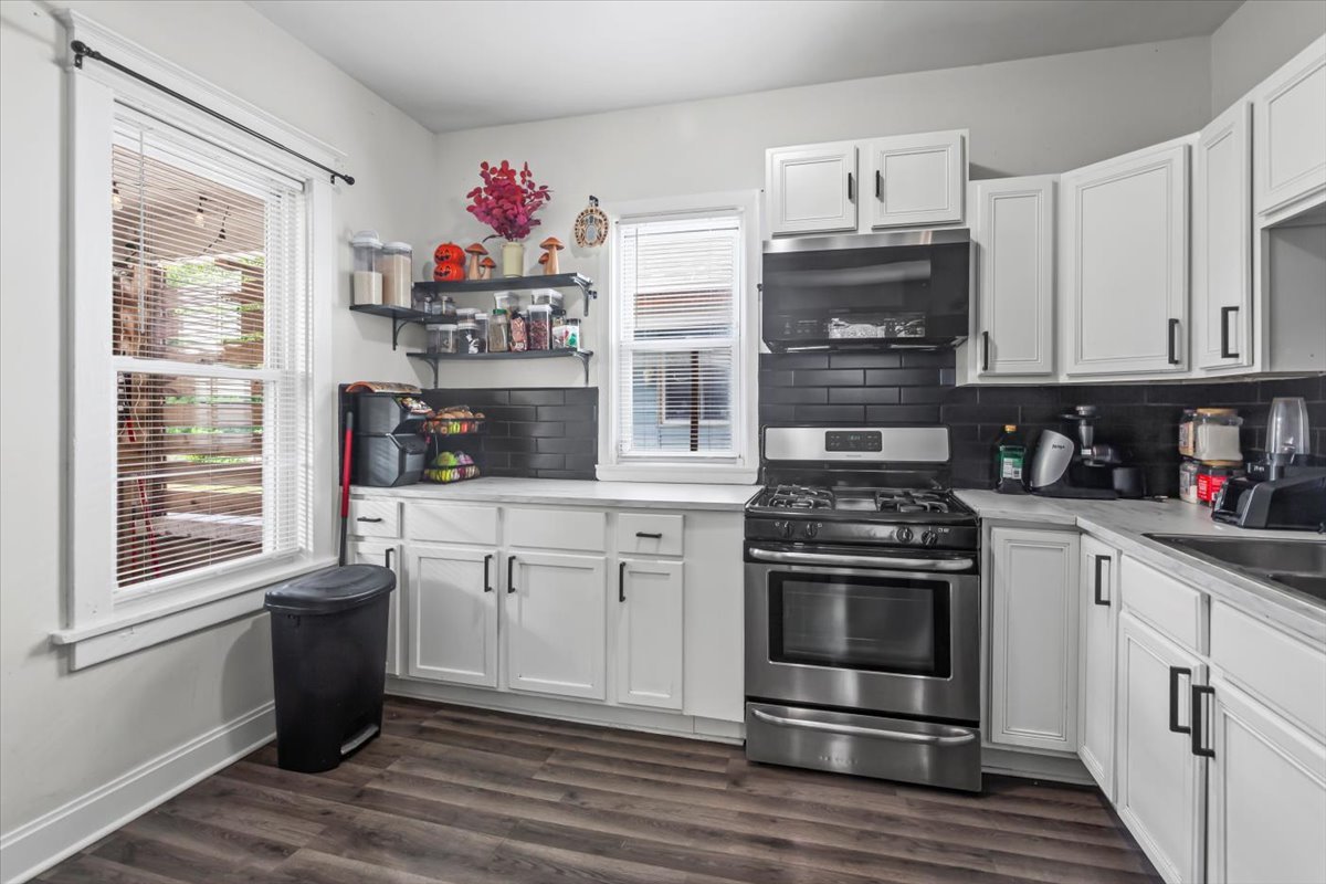 815 Oliver Avenue, Aurora, IL 60506