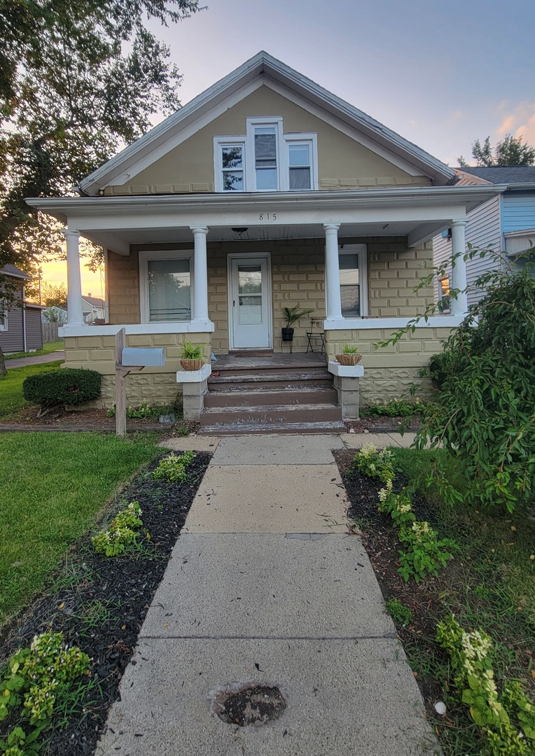 815 Oliver Avenue, Aurora, IL 60506