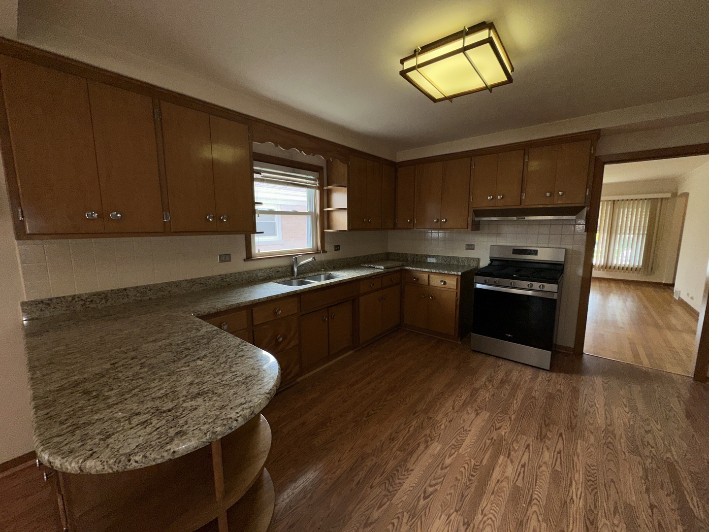 4621 N Ozanam Avenue, Norridge, IL 60706