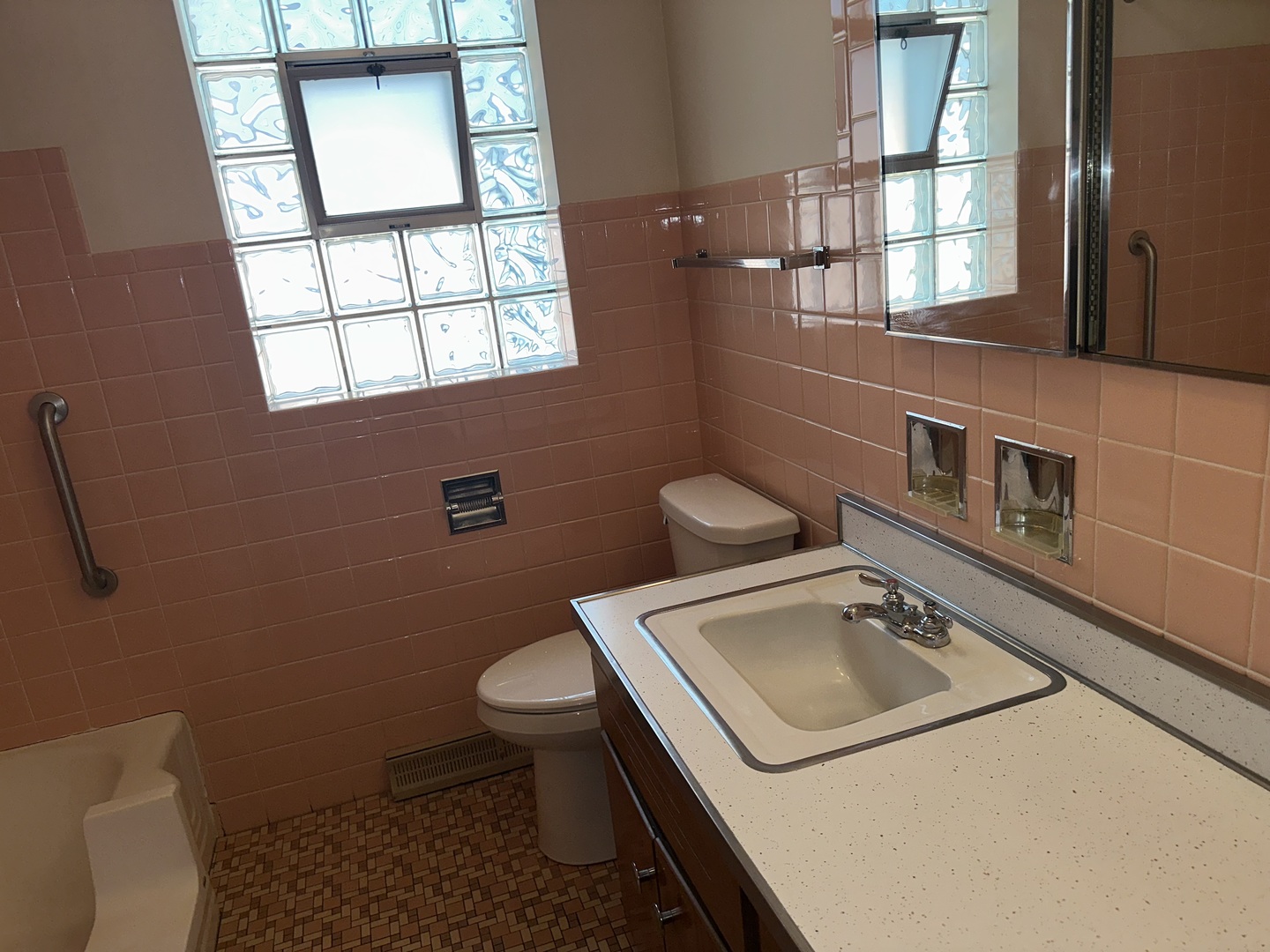 4621 N Ozanam Avenue, Norridge, IL 60706