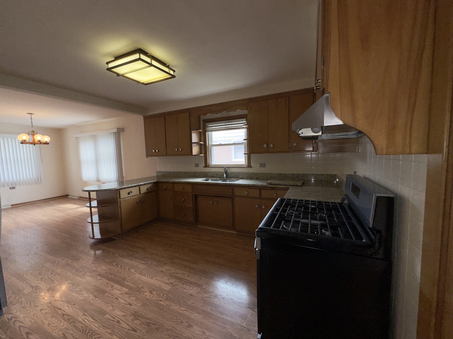 4621 N Ozanam Avenue, Norridge, IL 60706