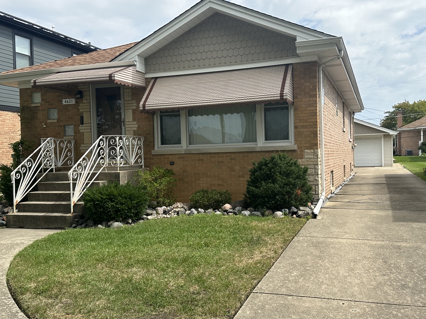 4621 N Ozanam Avenue, Norridge, IL 60706