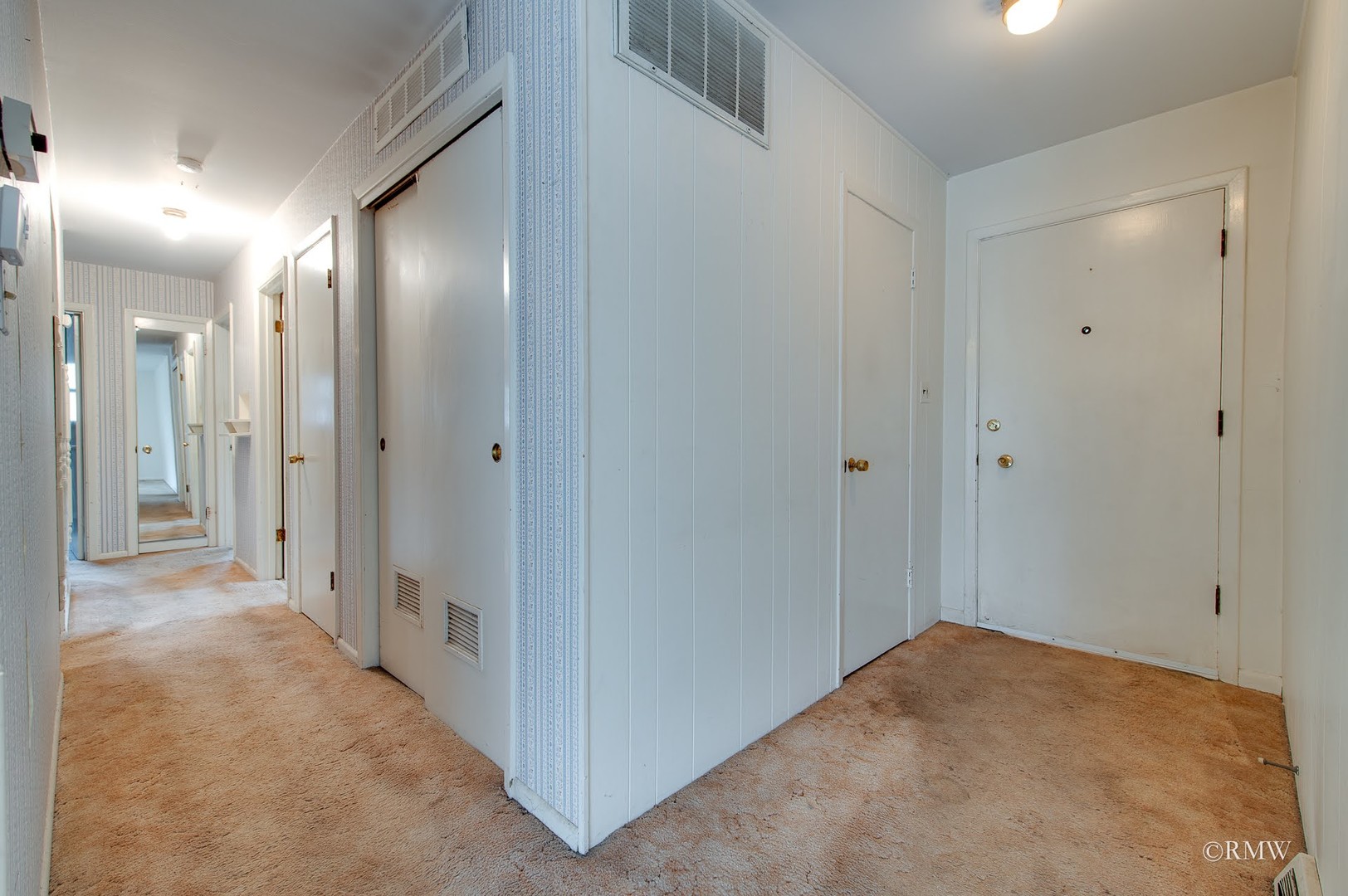 502 Oakton Street, Elk Grove Village, IL 60007
